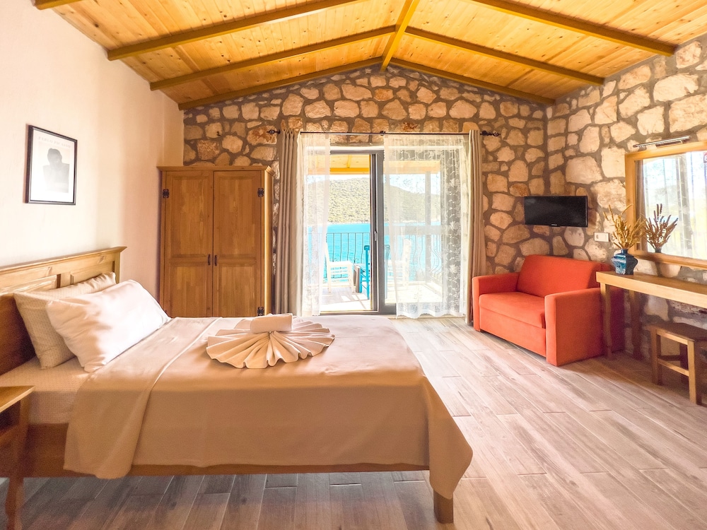 Family Room, Sea View - Photo 3