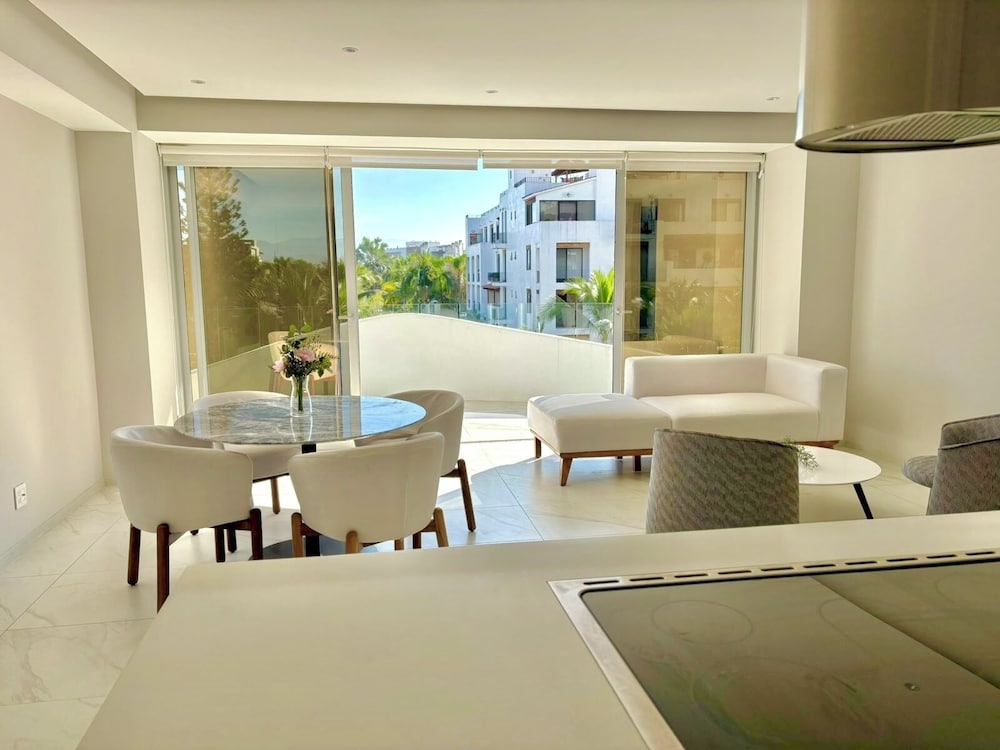 Family Apartment, Balcony