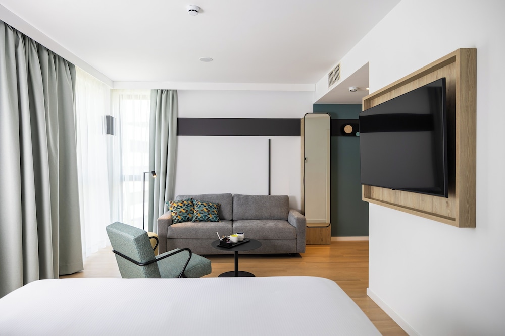 Room, 1 King Bed with Sofa bed
