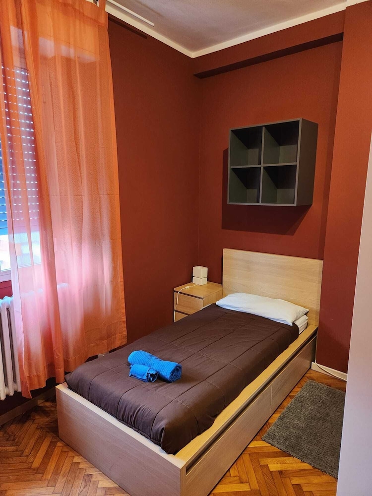 Classic Double Room, 2 Twin Beds, City View