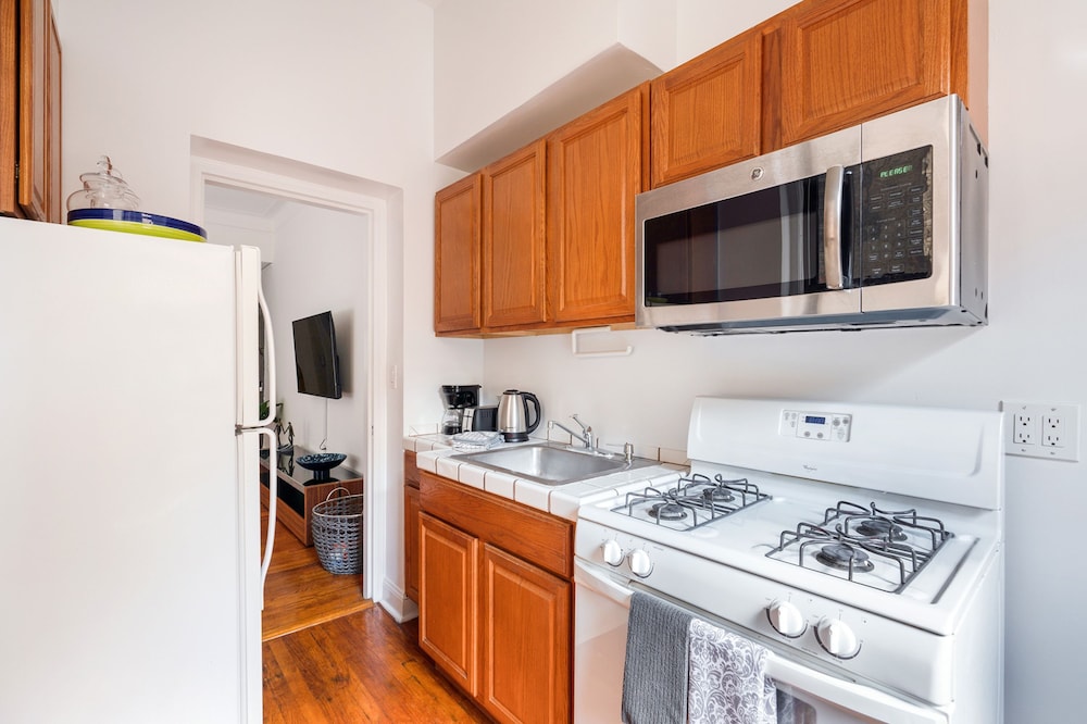 Apartment photo 2