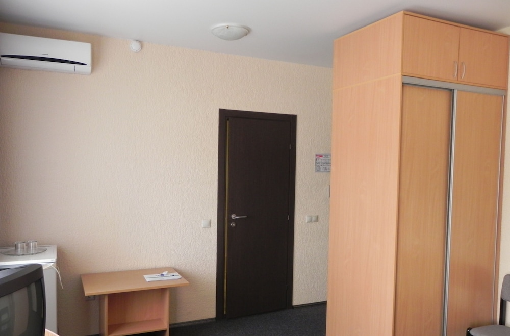 Standard Twin Room photo 2