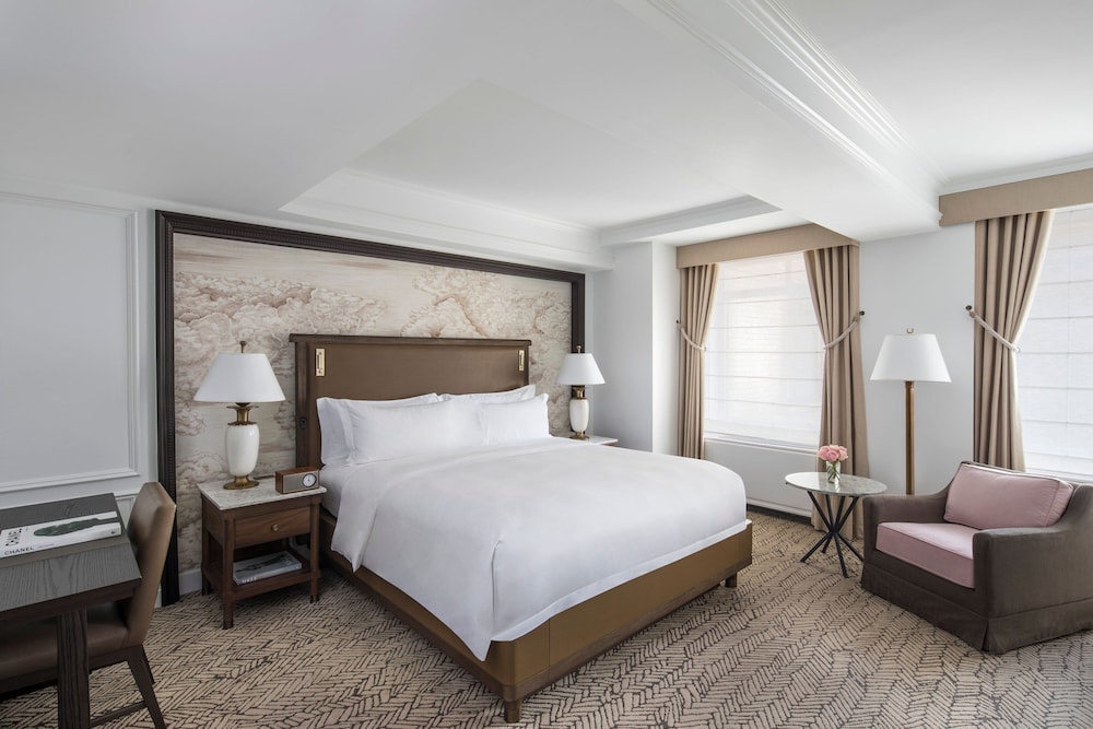 Room, 1 King Bed, Mobility Accessible (Hearing Access, Shower, Avenue View)