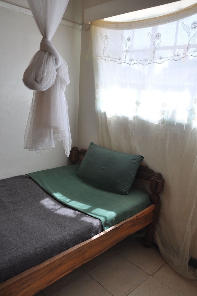 Bed & Sleeping Area