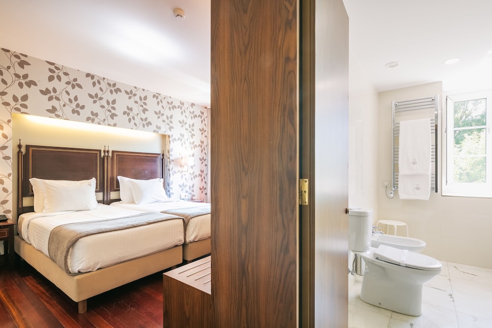 Standard Twin Room - Photo 1