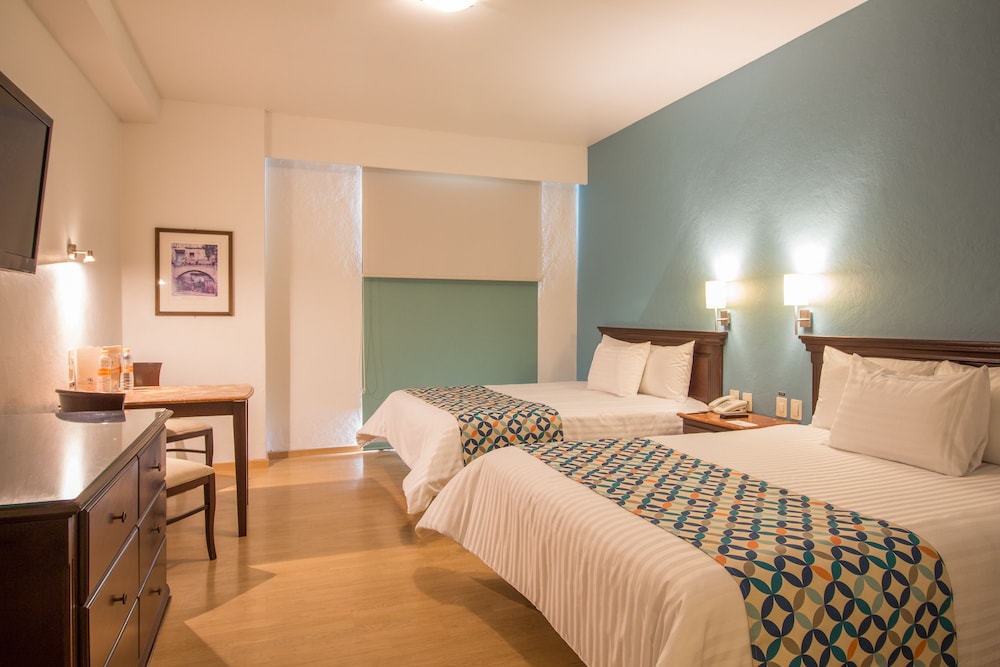 Standard Double Room - Photo 13