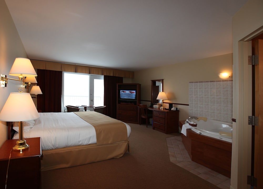 Signature Suite, 1 King Bed, Bay View photo 3