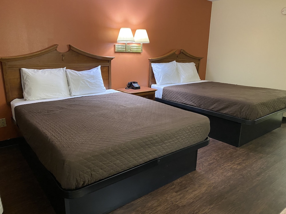 Standard Room, 2 Queen Beds, Non Smoking photo 1