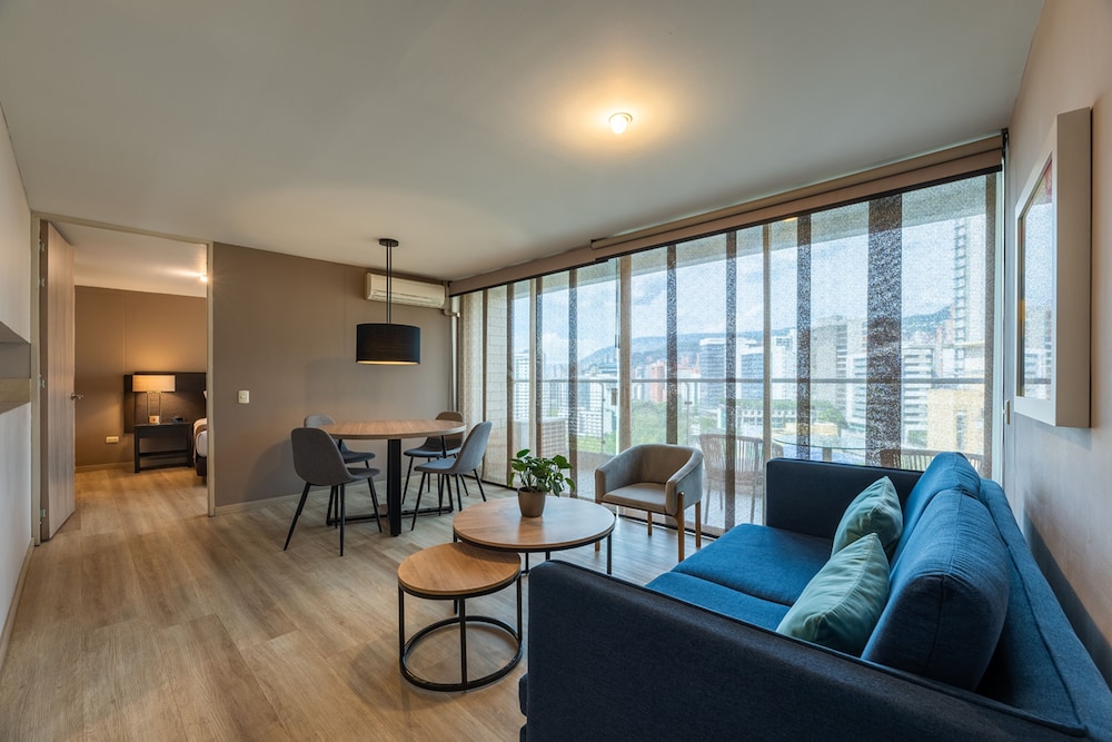 Premium Apartment, Multiple Beds (ApartaSuite Estelar Queen Bed) - Photo 4