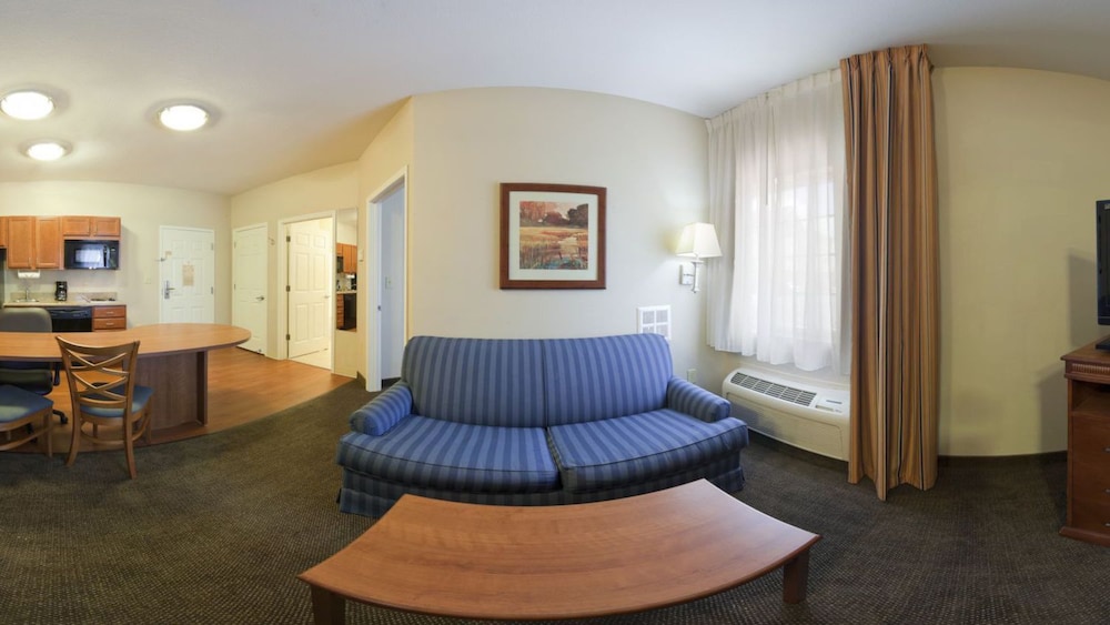 Suite, 1 Bedroom - Photo 3