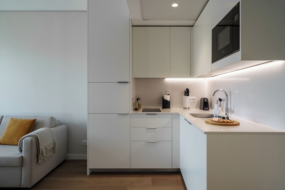 One-Bedroom Comfort Apt. with Sofa Bed photo 2