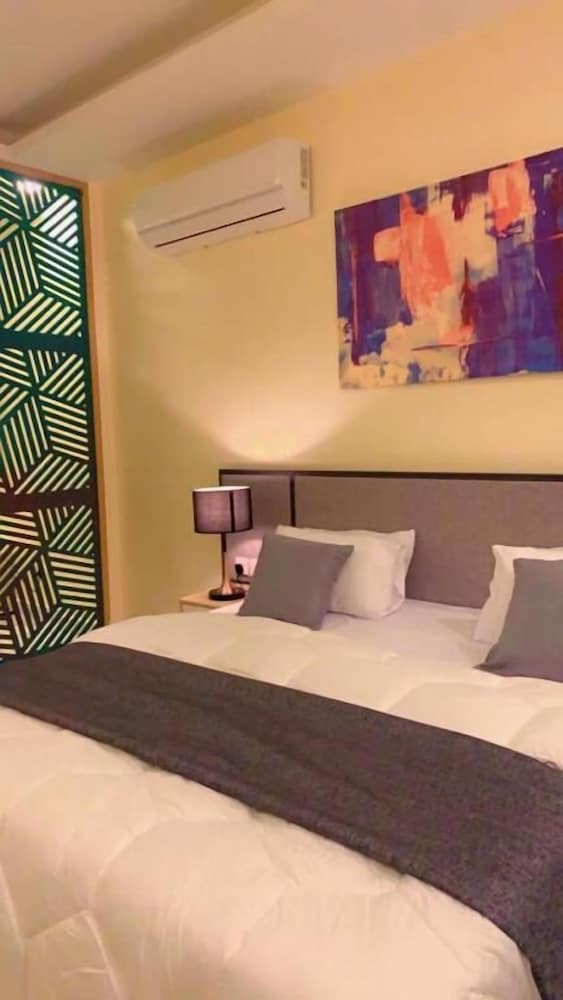 Luxury Studio, 1 Bedroom, Kitchenette, City View photo 2