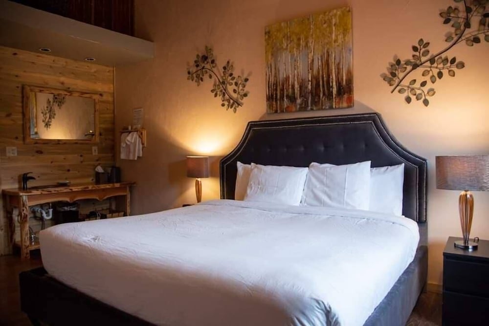 Deluxe Room, 1 King Bed