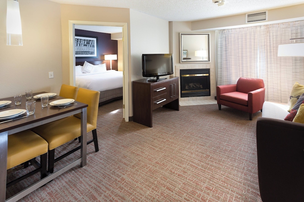Suite, 1 Bedroom - Photo 9