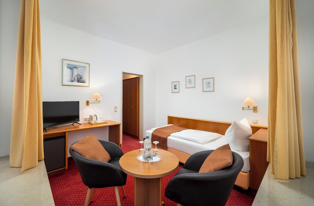Classic Single Room, 1 Twin Bed, Non Smoking, Private Bathroom photo 1