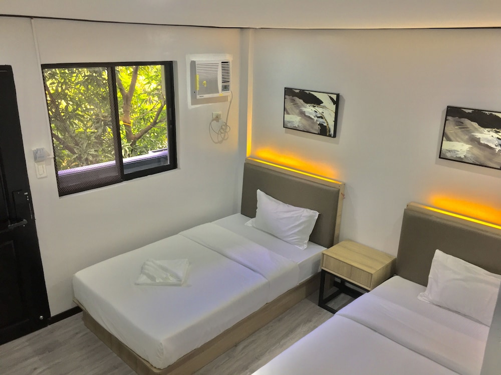 Deluxe Twin Room photo 3