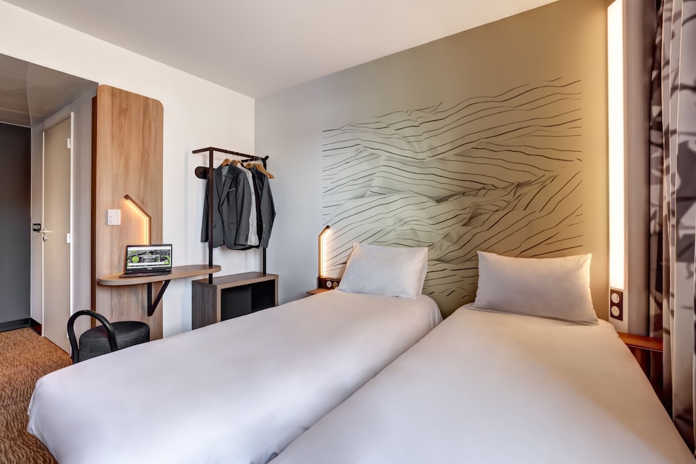Twin Room - Photo 6