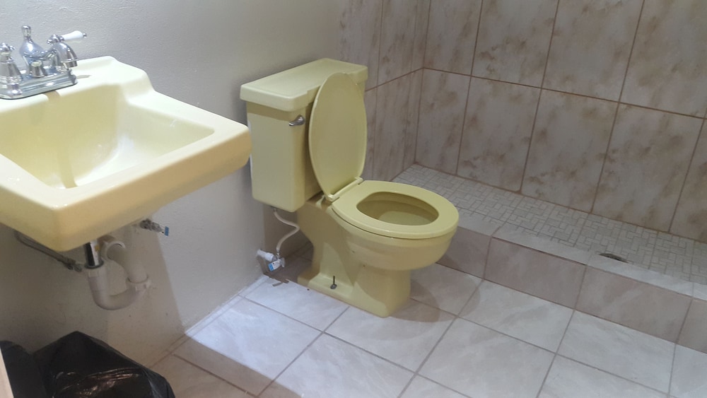 Comfort Double Room Single Use, 1 King Bed, Accessible, Non Smoking photo 2