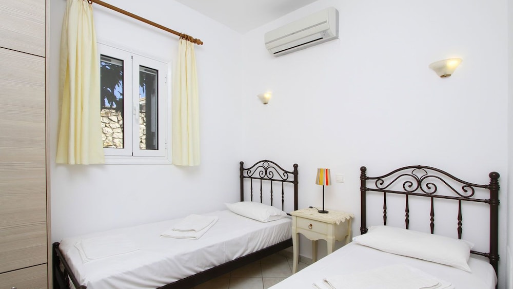 Apartment, 2 Bedrooms, Balcony photo 2
