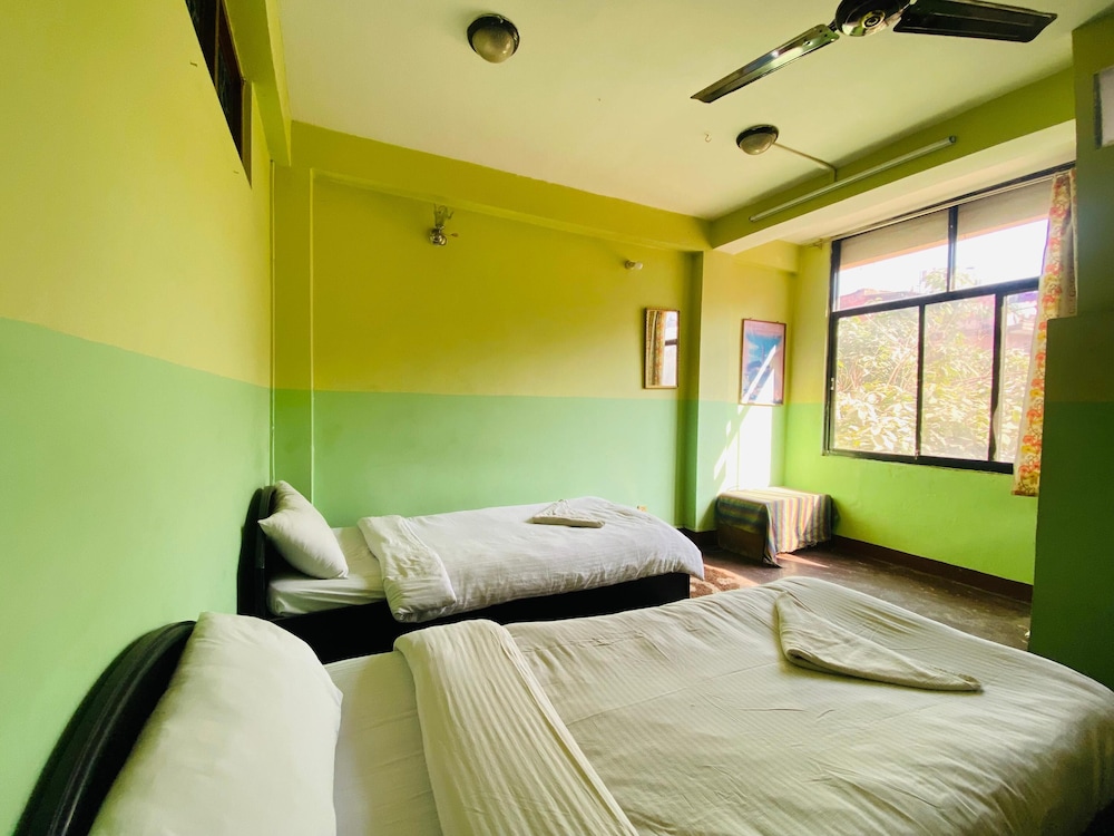 Basic Triple Room, City View