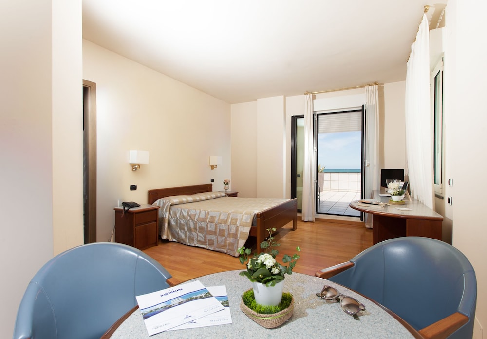 Junior Suite (18SQM WIFI ) photo 1