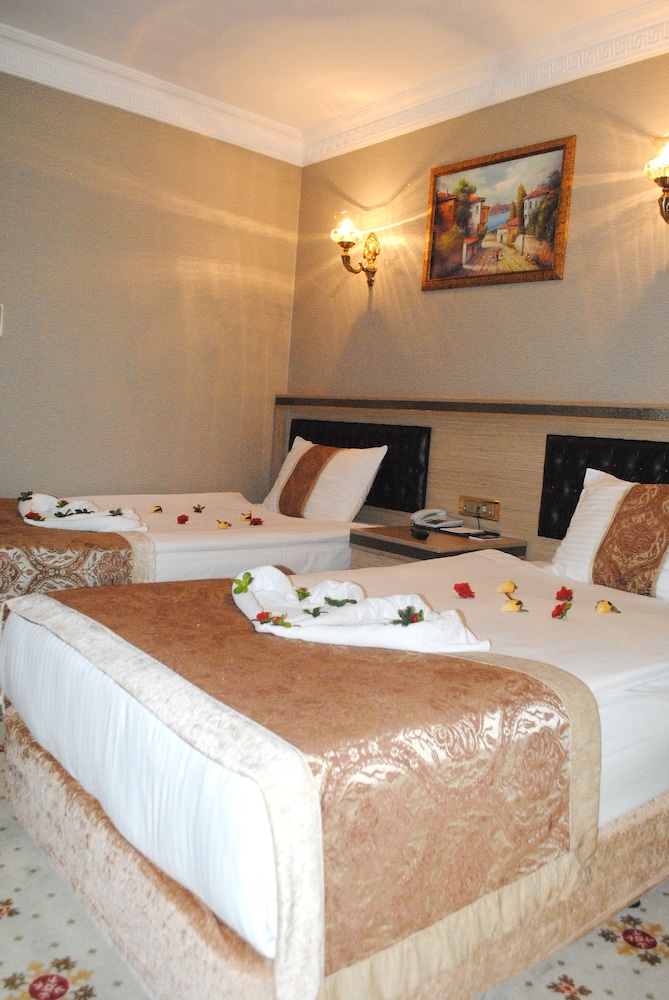 Triple Room, 3 Twin Beds photo 2