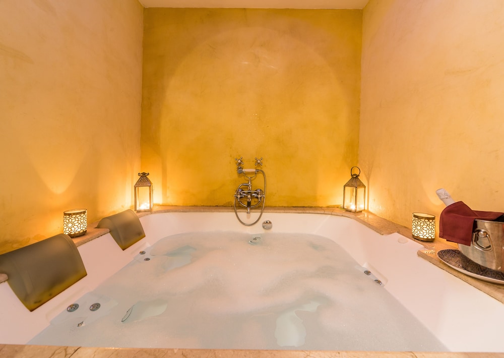 Habitación Romántica, Bañera de Hidromasaje