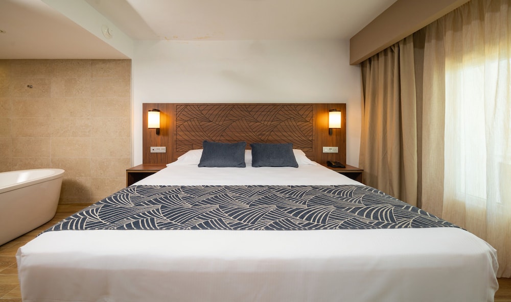 Suite, Ocean View (b2c-us)