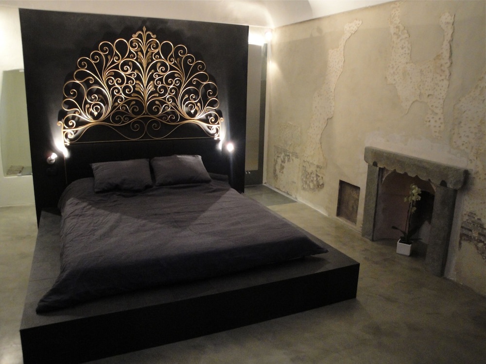 Romantic Double Room, 1 Queen Bed (Liquiritiam) photo 1