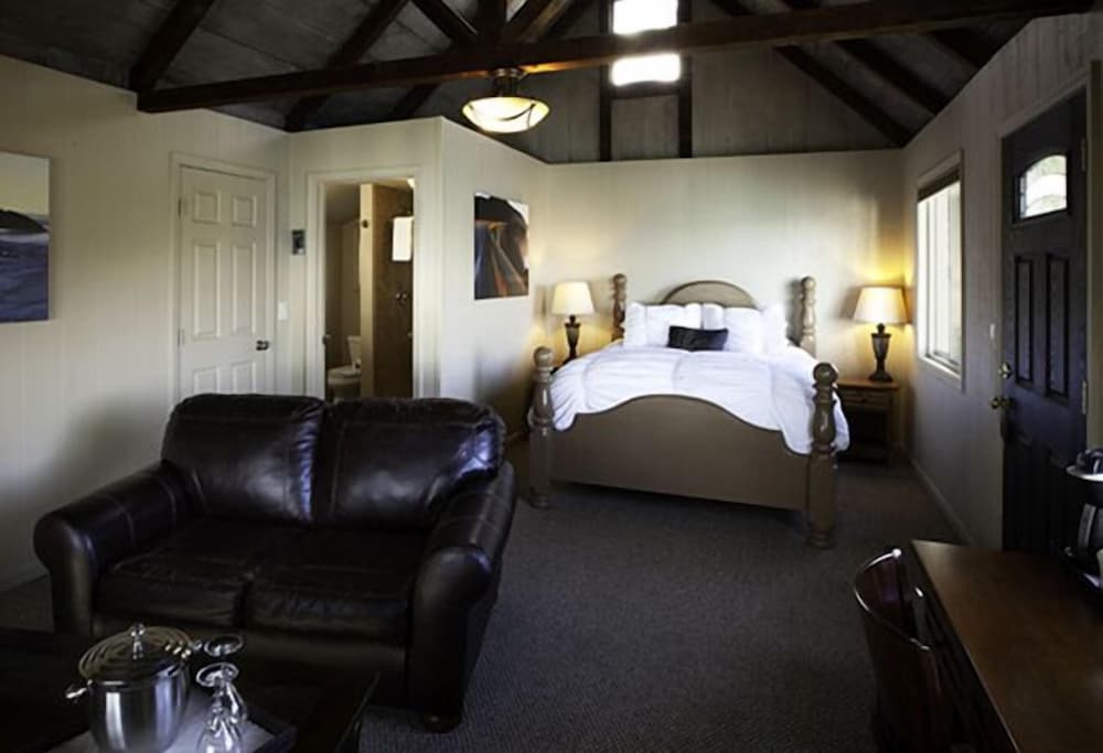 Honeymoon Room photo 2