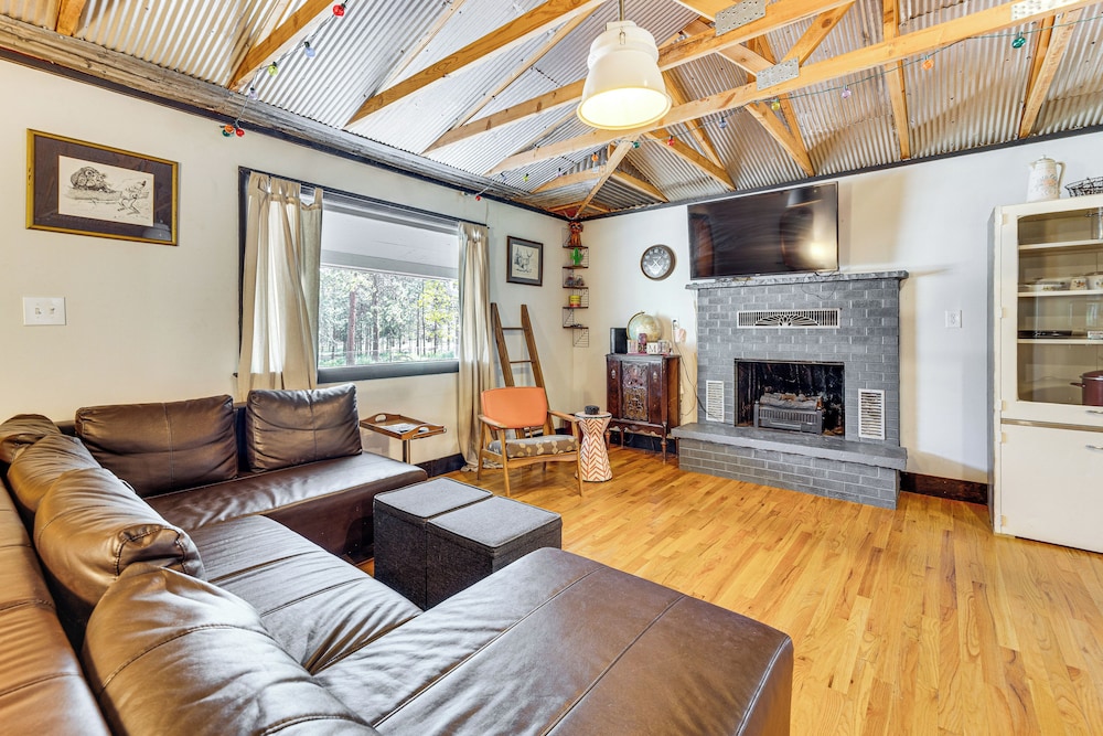 House (2 Bedrooms)