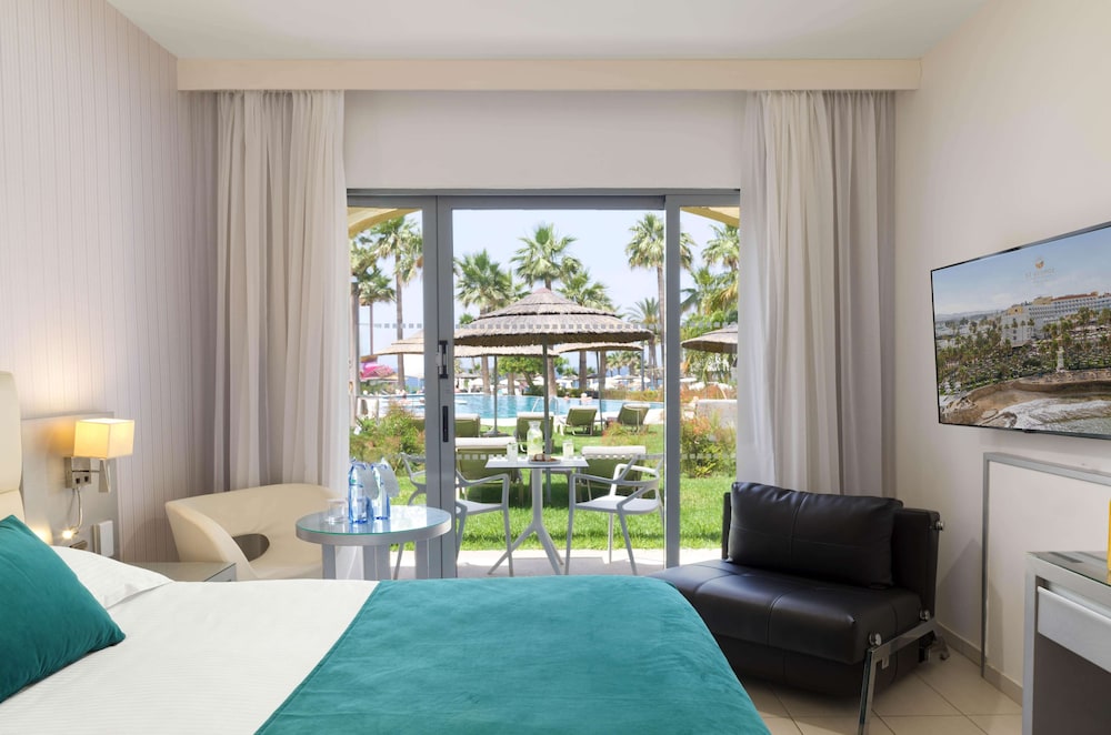 Double or Twin Room, Pool View