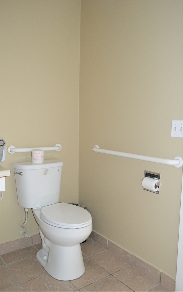 Studio 9 Fort Bragg, LLC., Photo 16