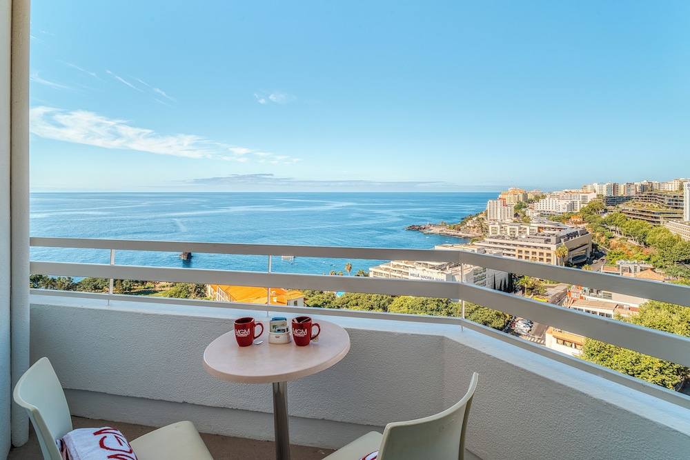 Deluxe Triple Room, Sea View - Photo 5