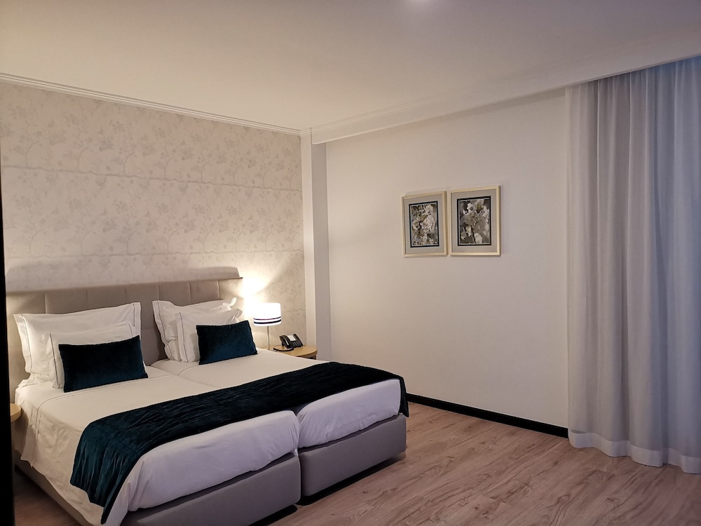 Standard Double or Twin Room - Photo 1