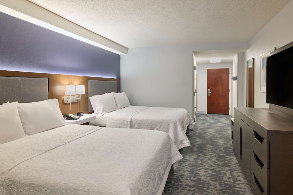 Room, 2 Double Beds, Accessible (Mobility & Hearing, Roll-In Shower) - Photo 2