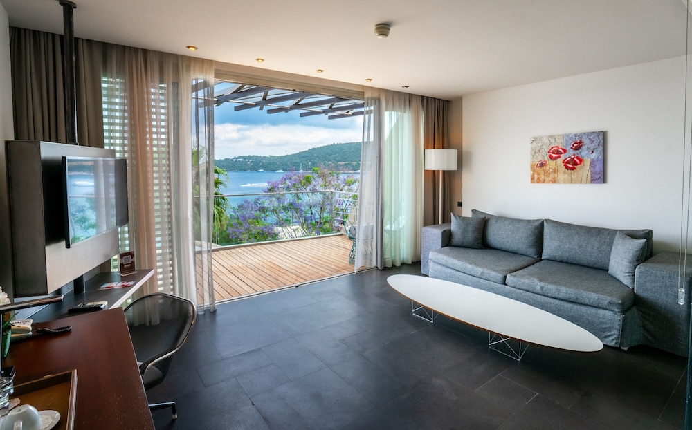 Suite, Sea View photo 1