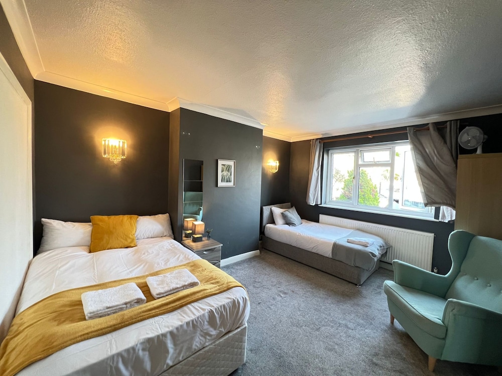 Basic Triple Room photo 1