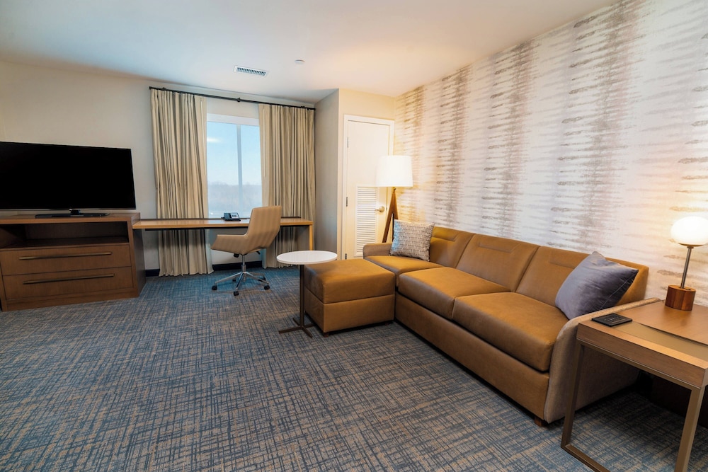 Studio Suite, Multiple Beds - Photo 10