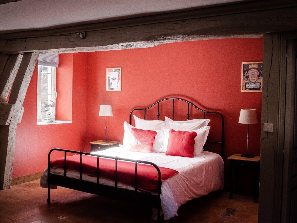 Classic Triple Room, Ensuite (Chambre Rouge) - Photo 1