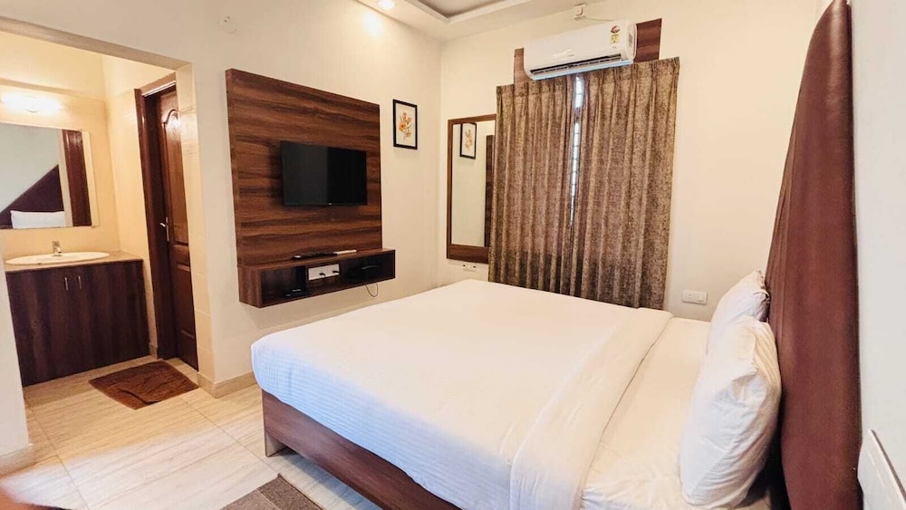 Deluxe Room, Balcony, Garden View