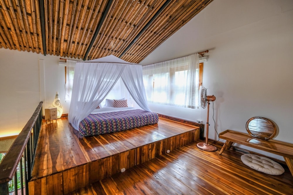 Basic Duplex - Photo 4