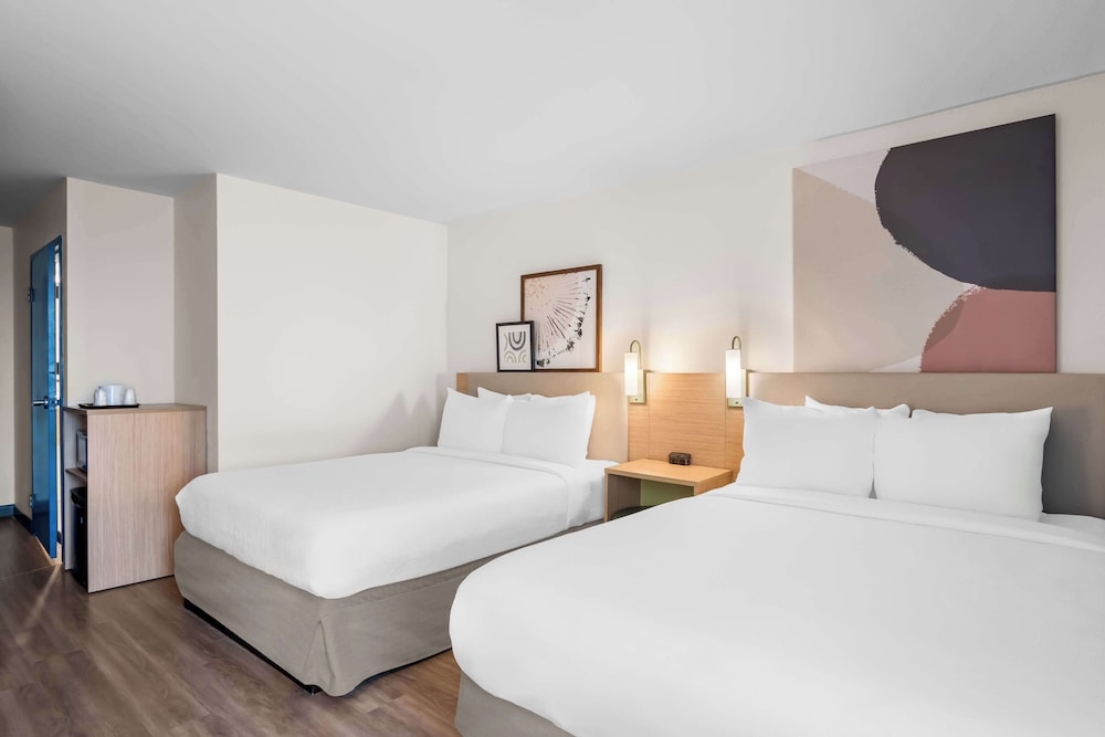 Room, 2 Queen Beds, Accessible (Mobility & Roll-in Showe) - Photo 1