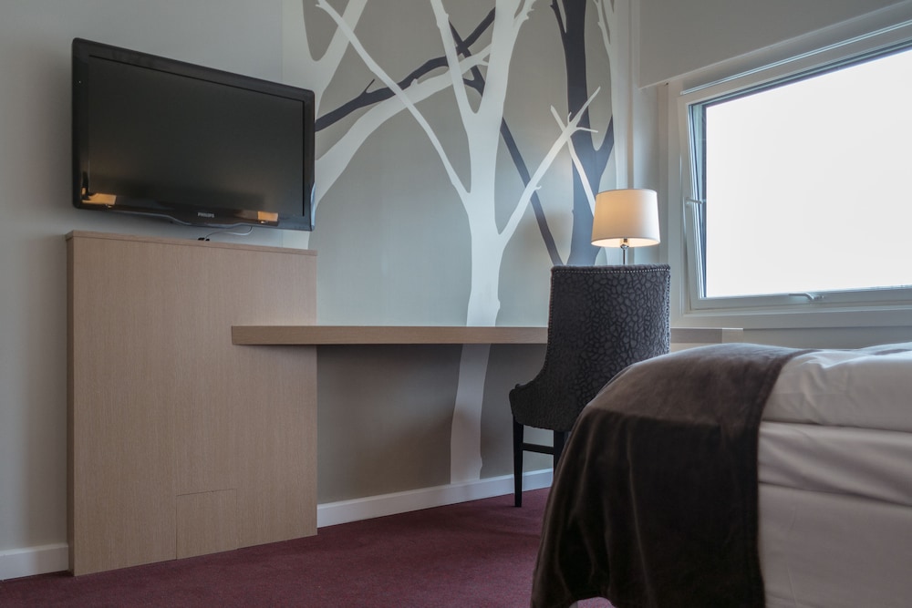 Standard Double Room, 1 Queen Bed, Non Smoking - Photo 2