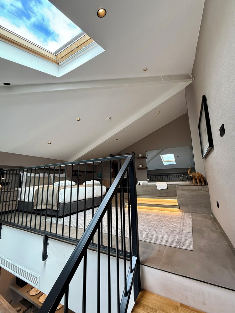 Loft Suite with Jacuzzi Sea view photo 2
