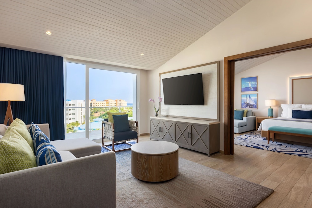 Preferred Club Master Suite Ocean View King