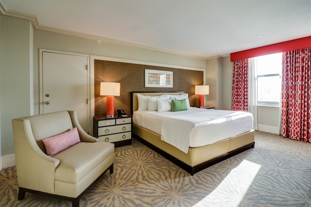 Deluxe Room, 1 King Bed - Photo 5