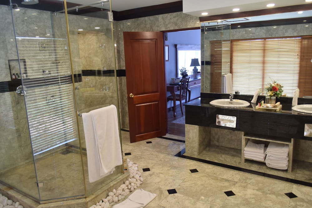 Two Bedroom Mahaweli Suite - Photo 4