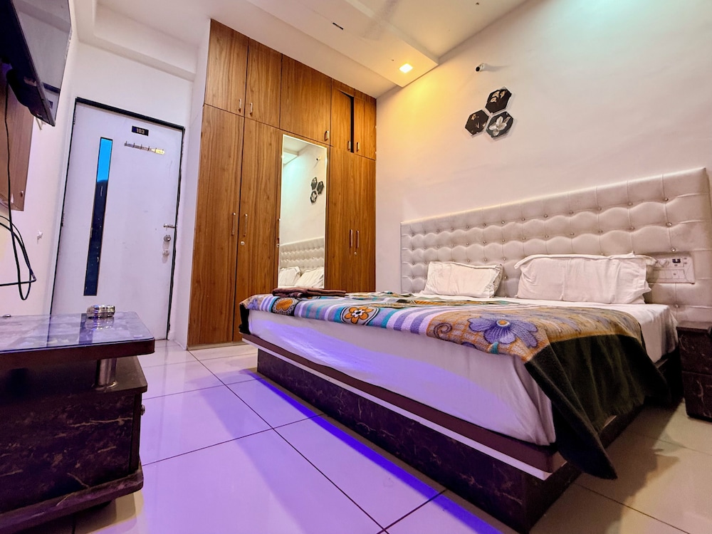 Standard Room photo 2