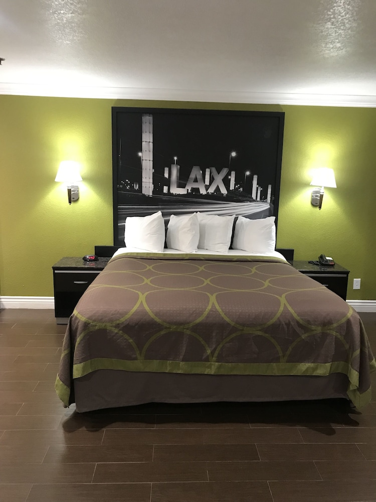 Studio Suite, 1 King Bed, Non Smoking - Photo 6